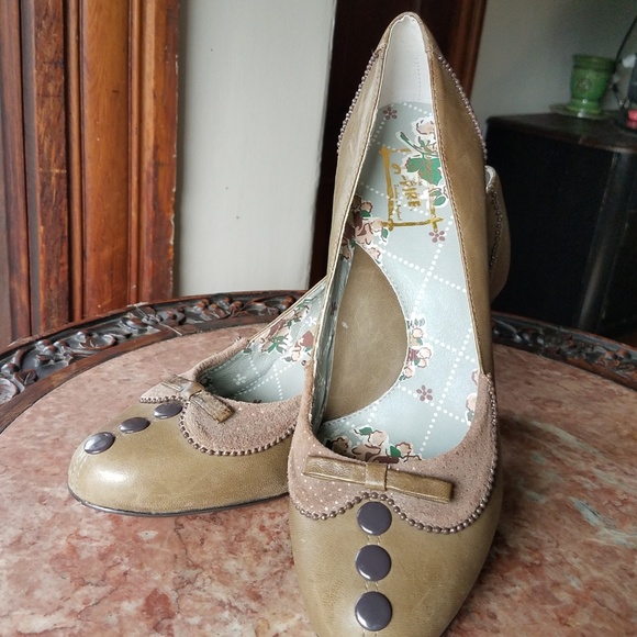 Miss L-Fire Oxford Pumps - Picture 4 of 8